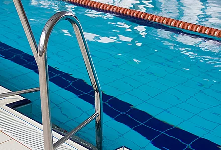 Einsatz von Aktivkohle im Schwimmbadbereich 