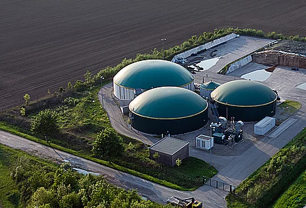 Chemisorption and physisorption - How activated carbon can bind pollutants in biogas plants 