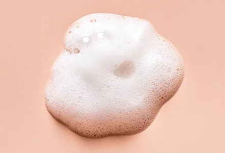 El poder de los surfactantes en la cosmética: La misma espuma de siempre pero sin sulfatos. 